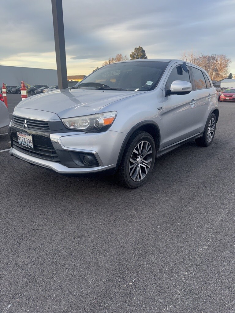 2017 Mitsubishi Outlander Sport ES's photo