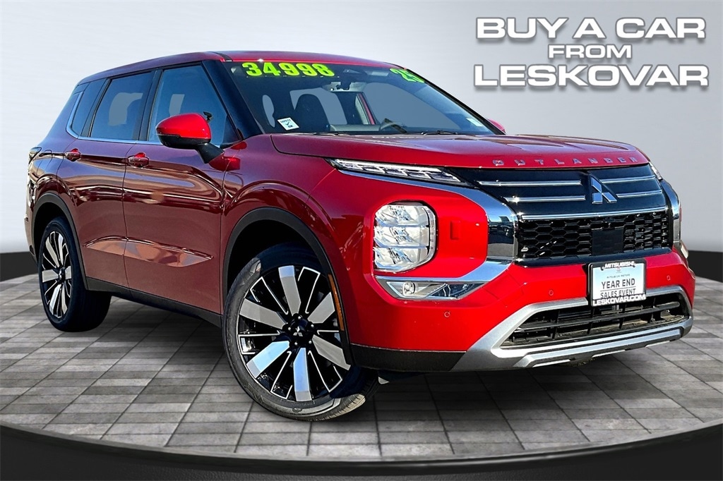 2025 Mitsubishi Outlander SE's photo