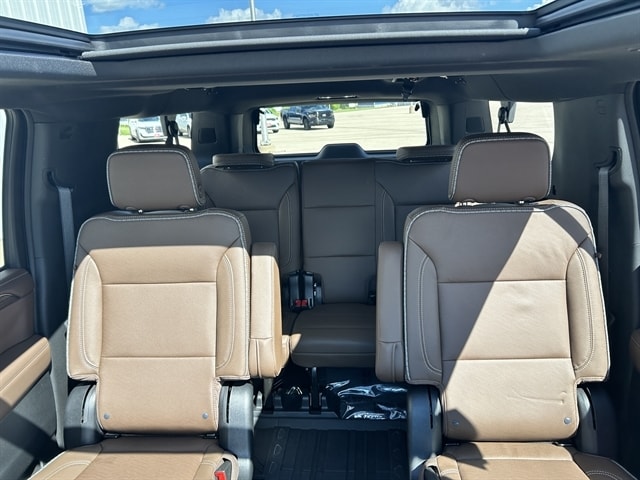 2024 Chevrolet Suburban High Country - Photo 18