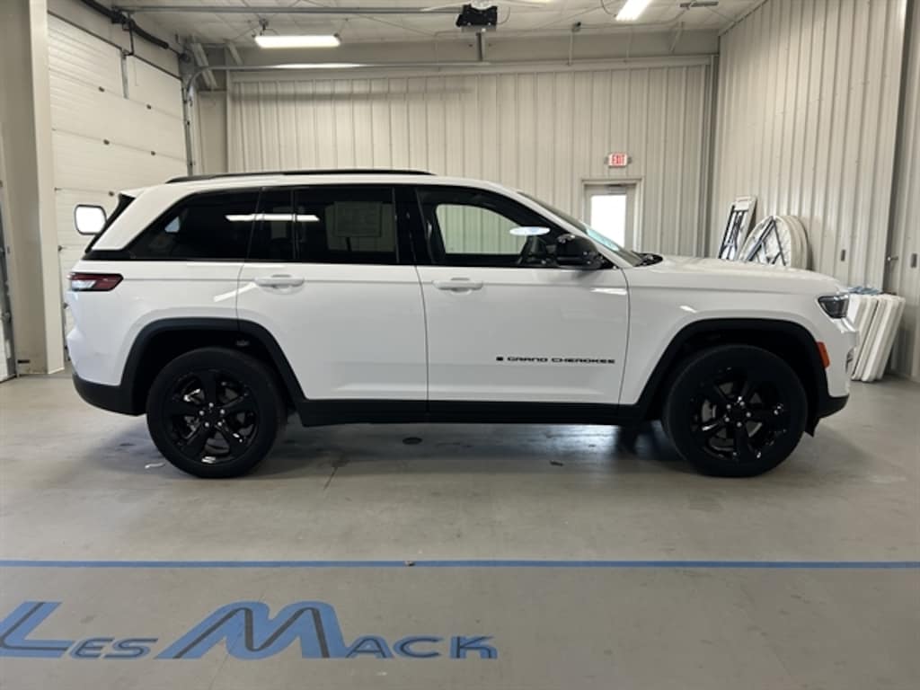 Used 2023 JEEP GRAND CHEROKEE Altitude Sport Utility