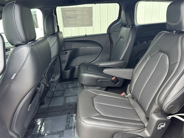 2025 Chrysler Pacifica Select - Photo 17