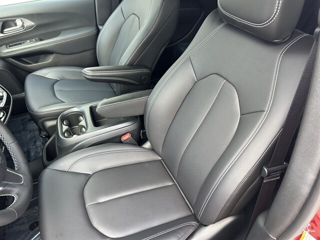 2025 Chrysler Pacifica Select - Photo 14