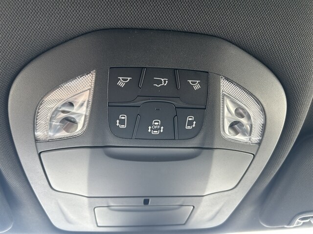 2025 Chrysler Pacifica Select - Photo 34