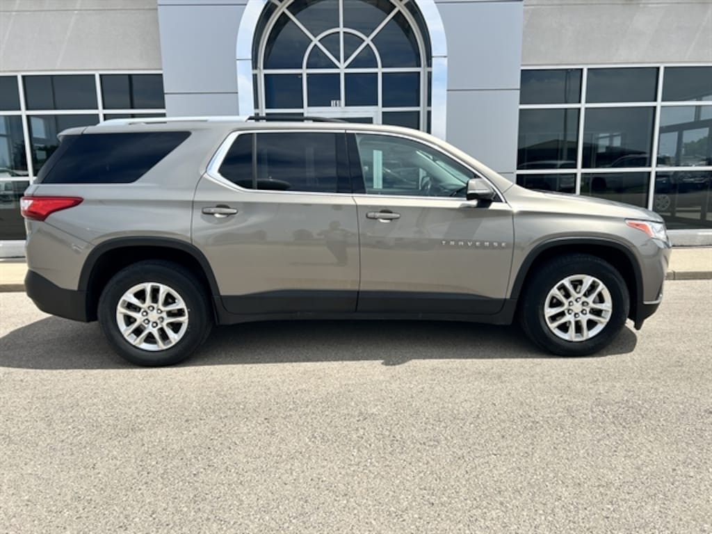 Used 2018 CHEVROLET TRAVERSE LT Cloth Other
