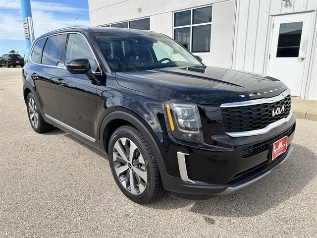 Used 2022 Kia Telluride EX with VIN 5XYP3DHC1NG312289 for sale in Lancaster, WI