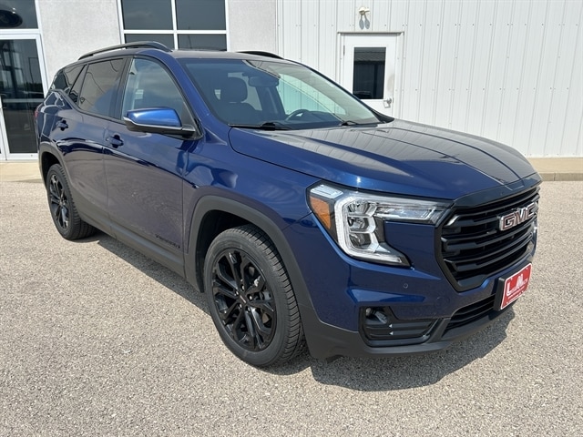 Used 2022 GMC Terrain SLT with VIN 3GKALVEV3NL194289 for sale in Lancaster, WI