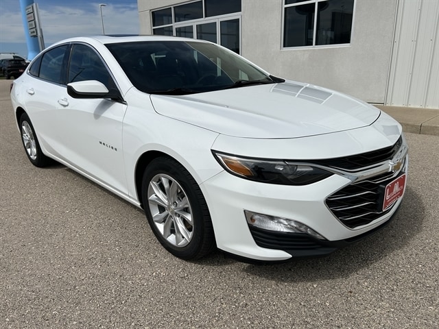 Used 2022 Chevrolet Malibu 1LT with VIN 1G1ZD5ST9NF108579 for sale in Lancaster, WI