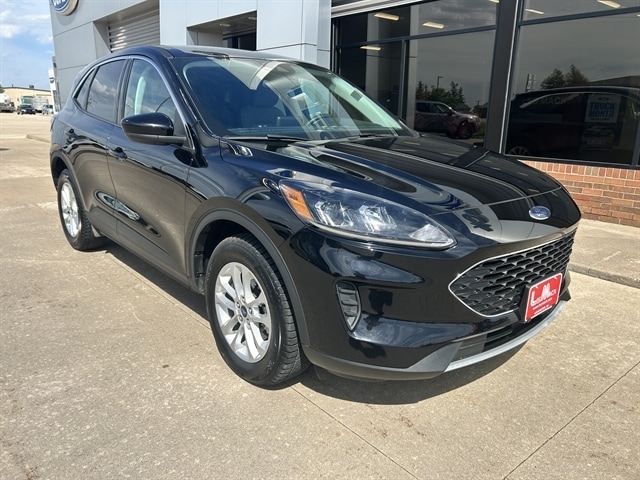 Used 2021 Ford Escape SE with VIN 1FMCU9G63MUA11276 for sale in Lancaster, WI