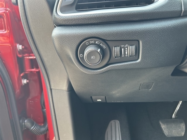 2025 Chrysler Pacifica Select - Photo 23