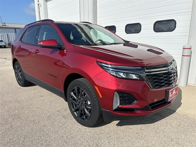 Used 2023 Chevrolet Equinox RS with VIN 3GNAXWEGXPL157192 for sale in Lancaster, WI