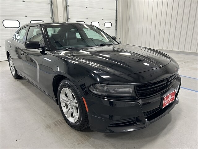 Used 2020 Dodge Charger SXT with VIN 2C3CDXBG3LH139886 for sale in Lancaster, WI