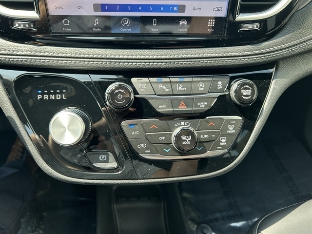 2025 Chrysler Pacifica Select - Photo 31
