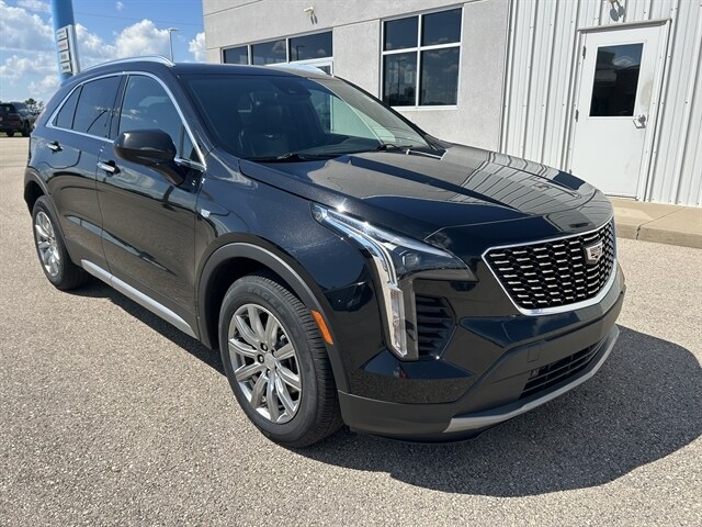 Used 2020 Cadillac XT4 Premium Luxury with VIN 1GYFZDR47LF142919 for sale in Lancaster, WI
