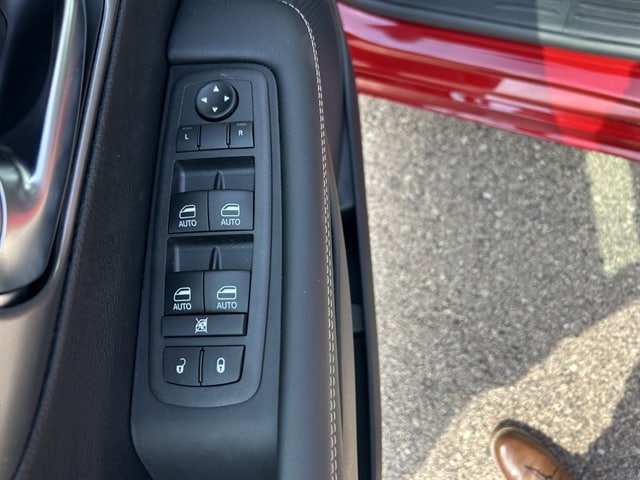 2025 Chrysler Pacifica Select - Photo 20