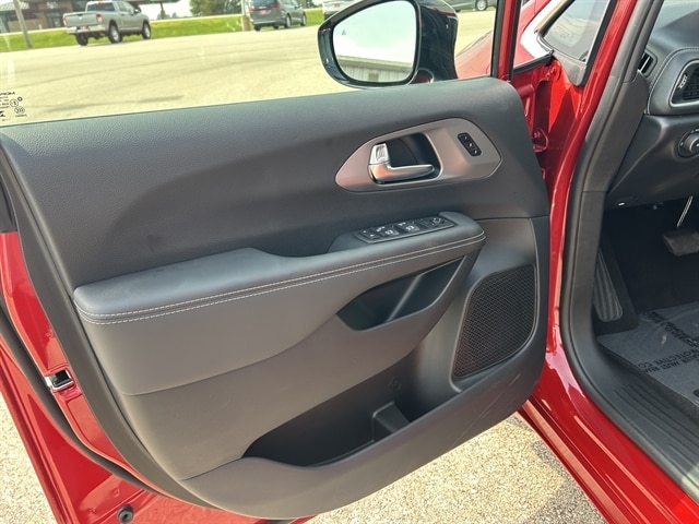 2025 Chrysler Pacifica Select - Photo 19