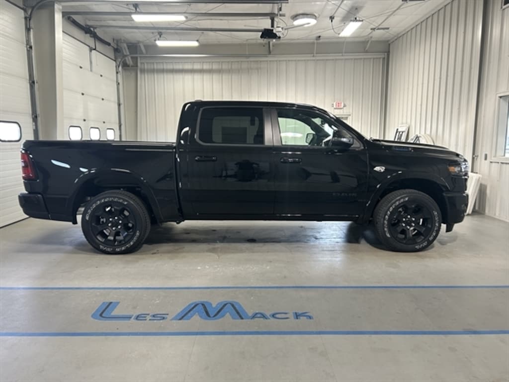 New 2026 Ram 1500 BIG HORN CREW CAB 4X4 5'7 BOX Pickup