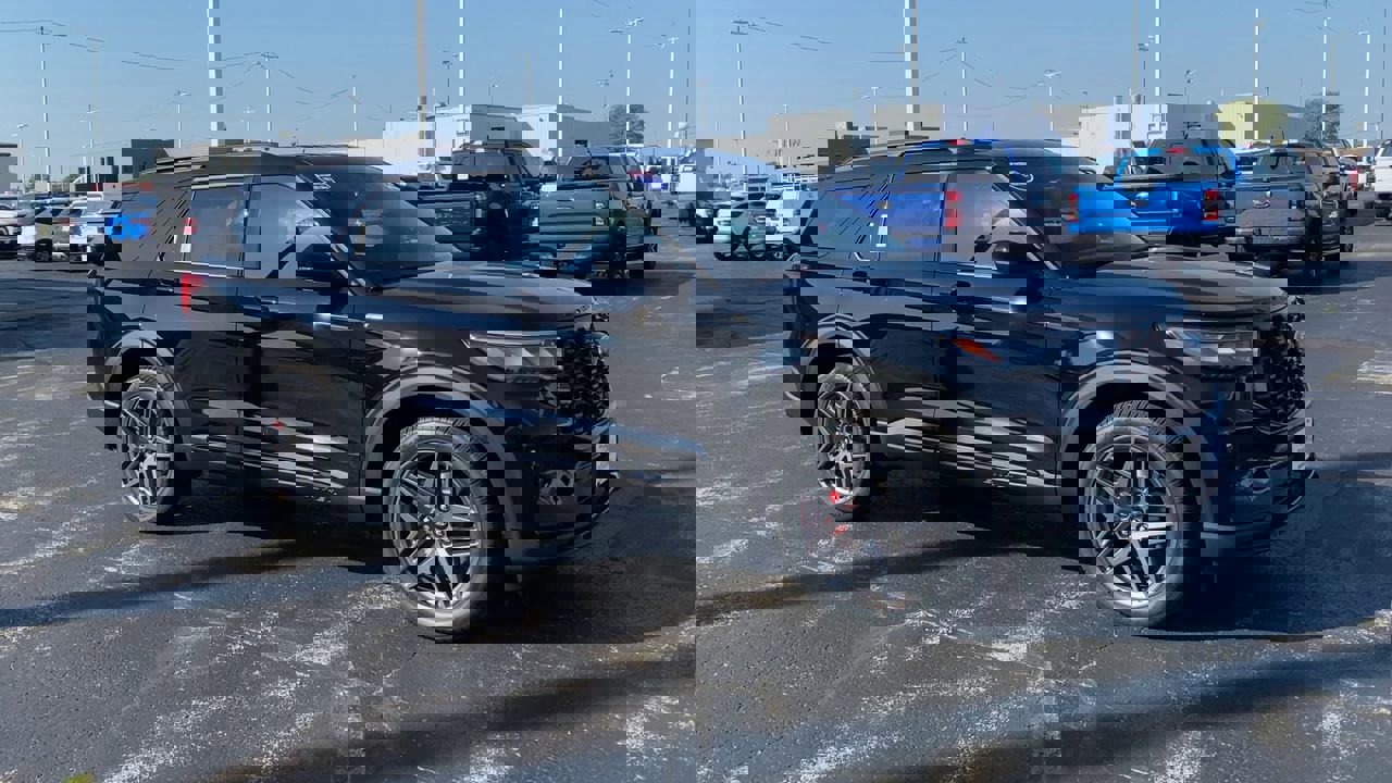 2025 Ford Explorer ST-Line photo 3