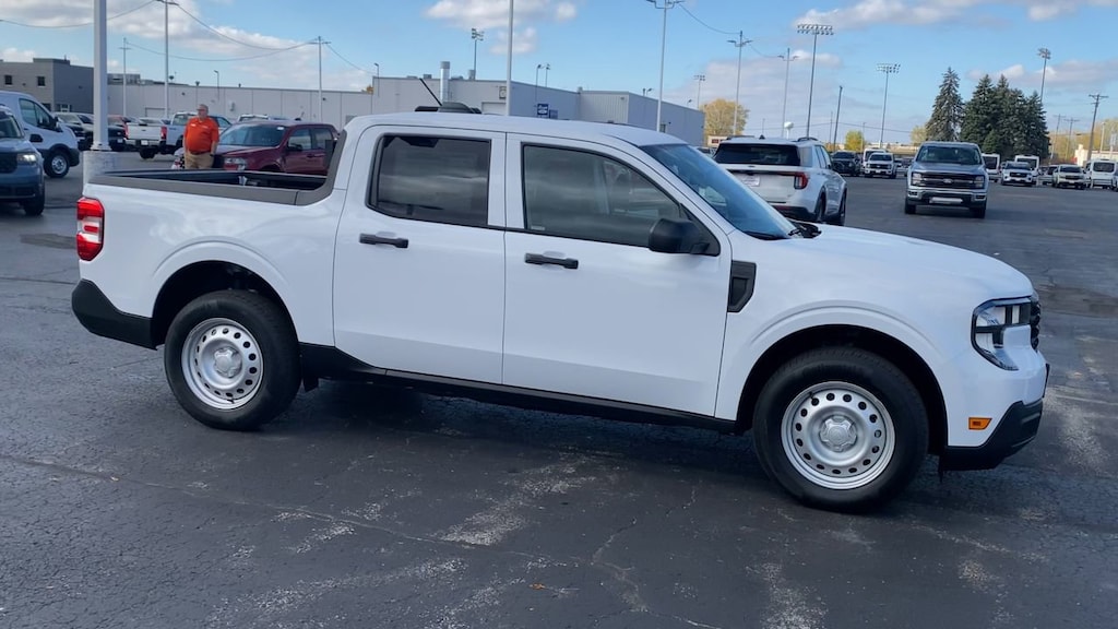 New 2025 Ford Maverick XL Truck SuperCrew