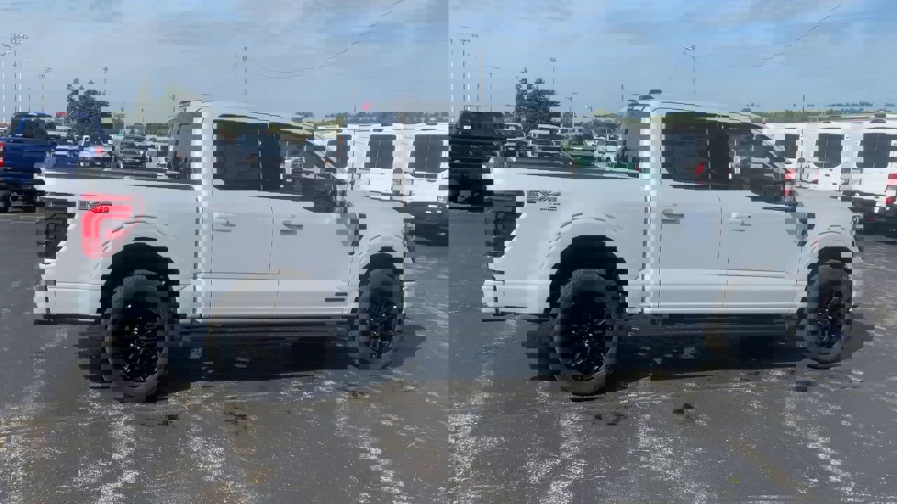 2025 Ford F-150 Lariat photo 2