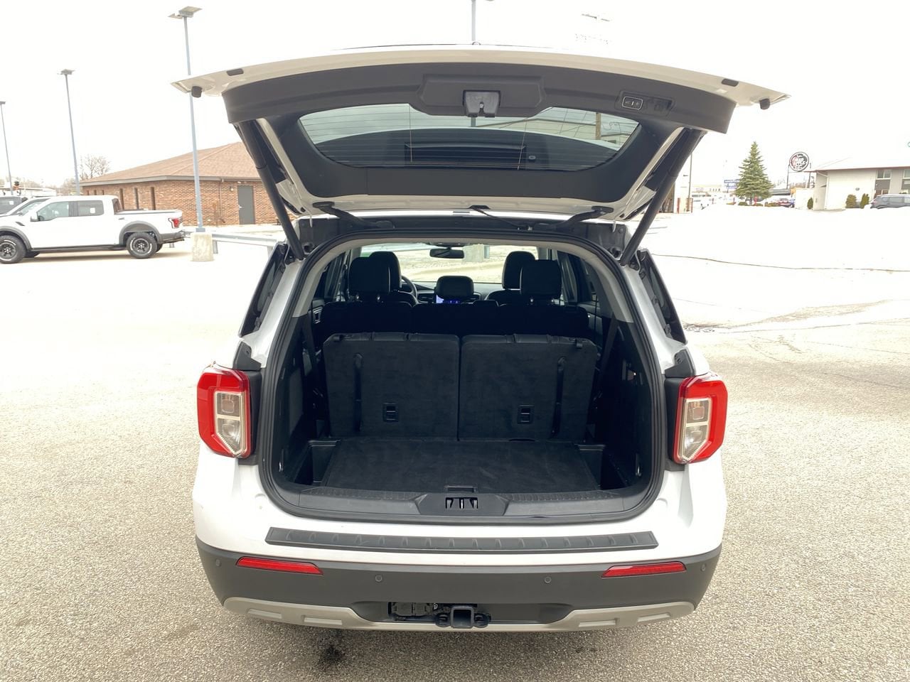 2024 Ford Explorer XLT - Photo 19