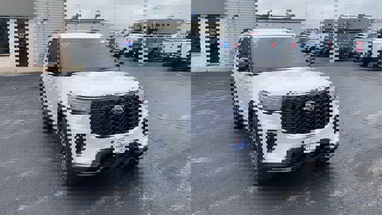 2025 Ford Explorer ST-Line photo 4