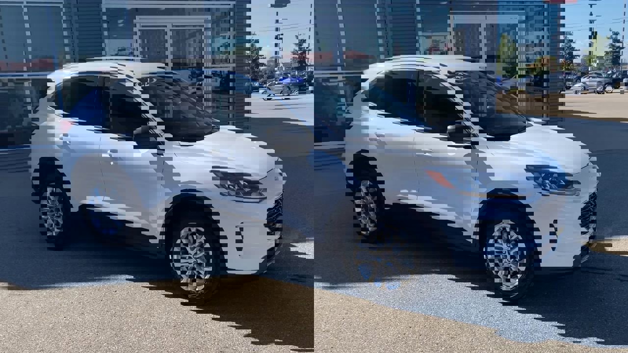 2022 Ford Escape SE photo 3