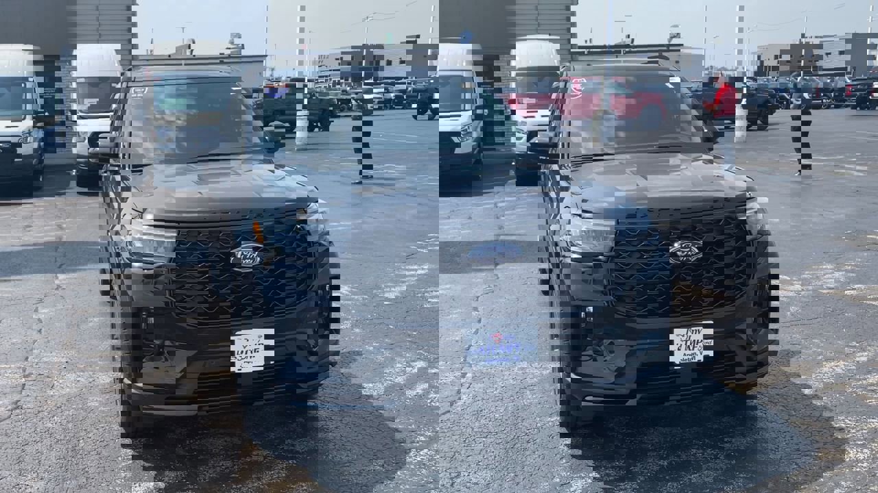2025 Ford Explorer ST-Line photo 4
