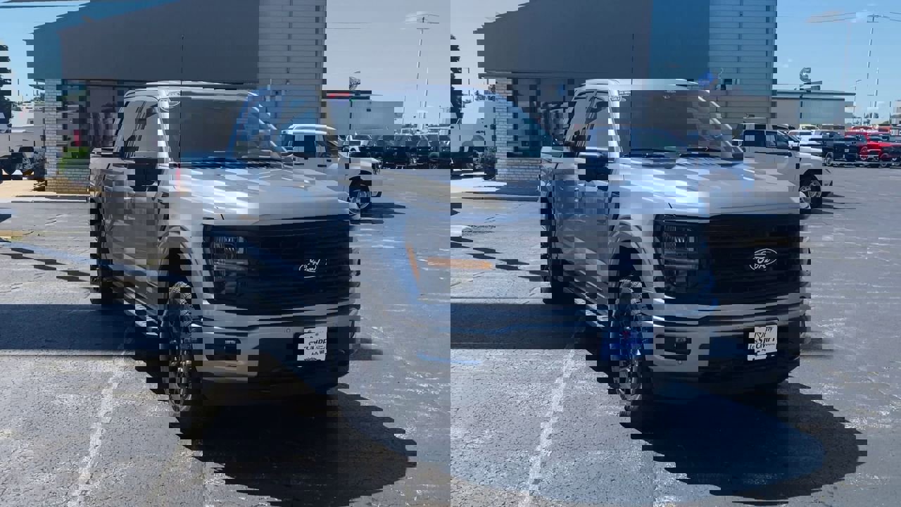 2025 Ford F-150 XLT photo 4