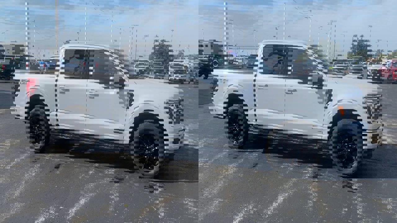 2025 Ford F-150 Lariat photo 3