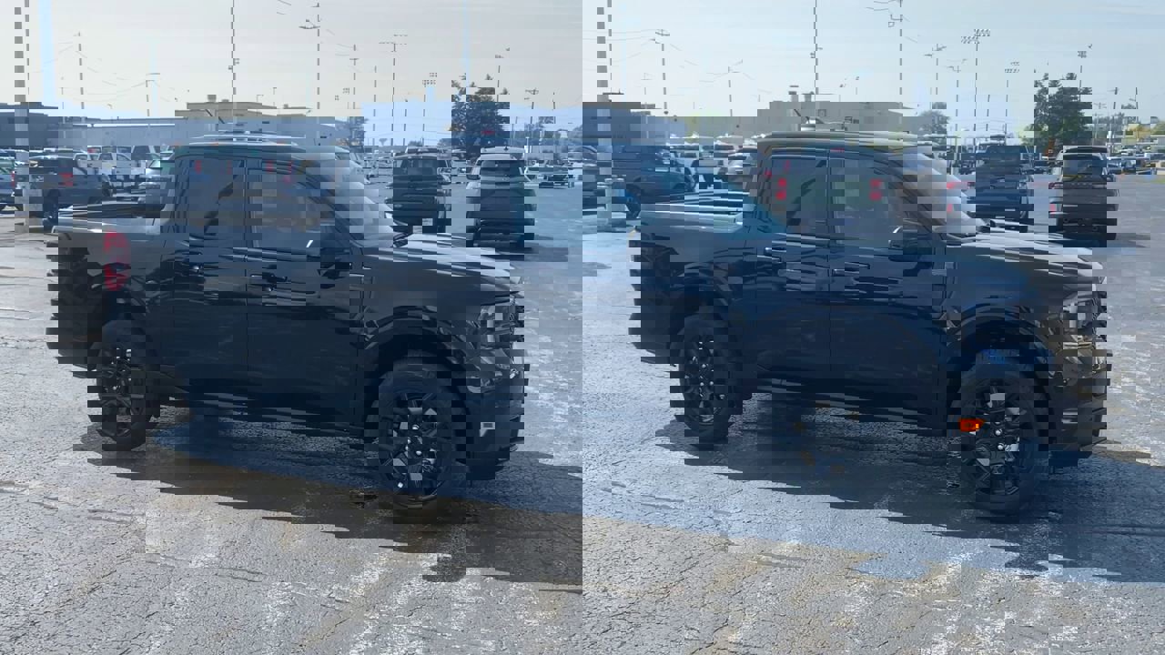 2025 Ford Maverick Lariat photo 3