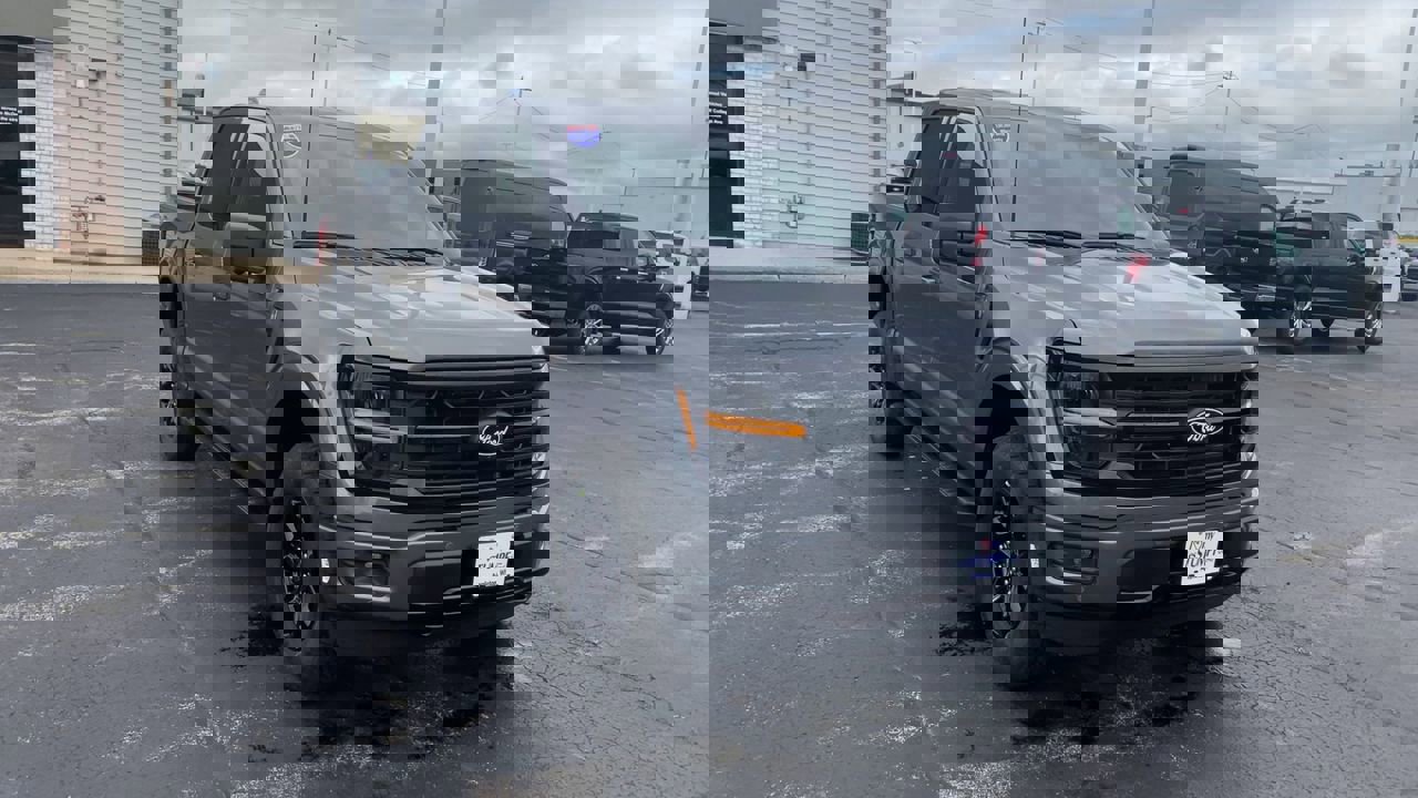 2025 Ford F-150 XLT photo 4