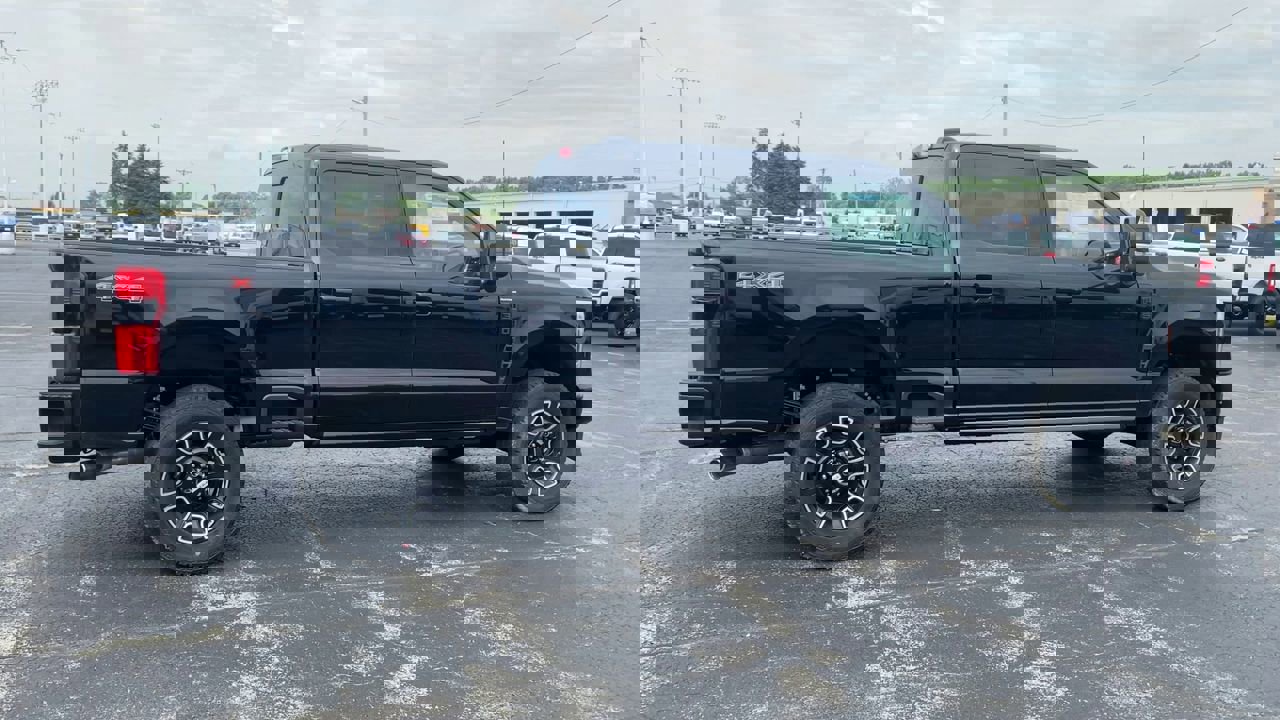 2025 Ford F-350 Platinum photo 2