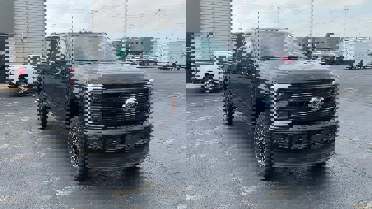 2025 Ford F-350 Platinum photo 4