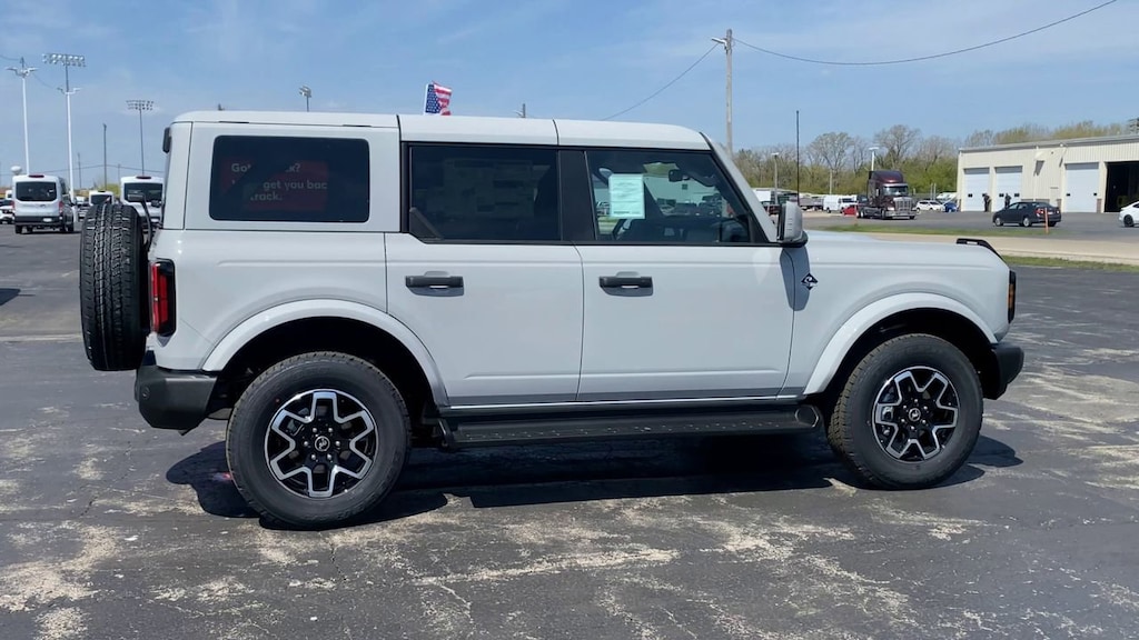 New 2026 Ford Bronco Outer Banks SUV