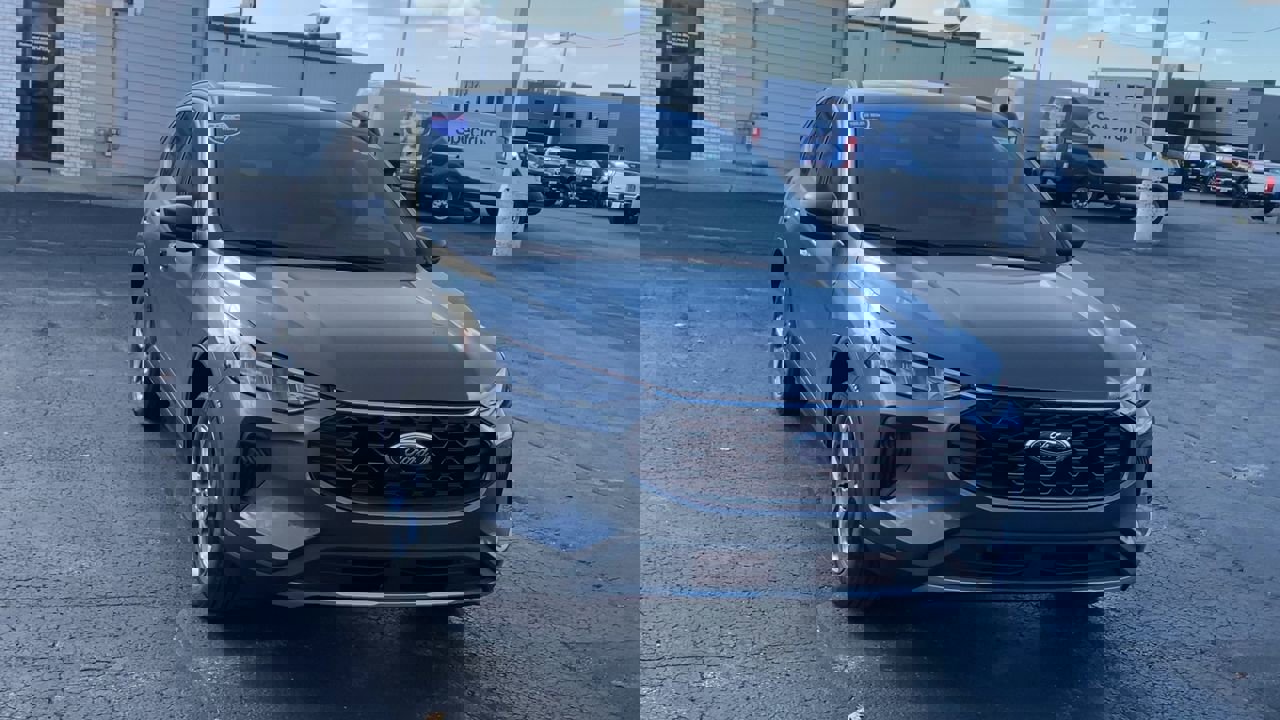 2026 Ford Escape ST-Line photo 4