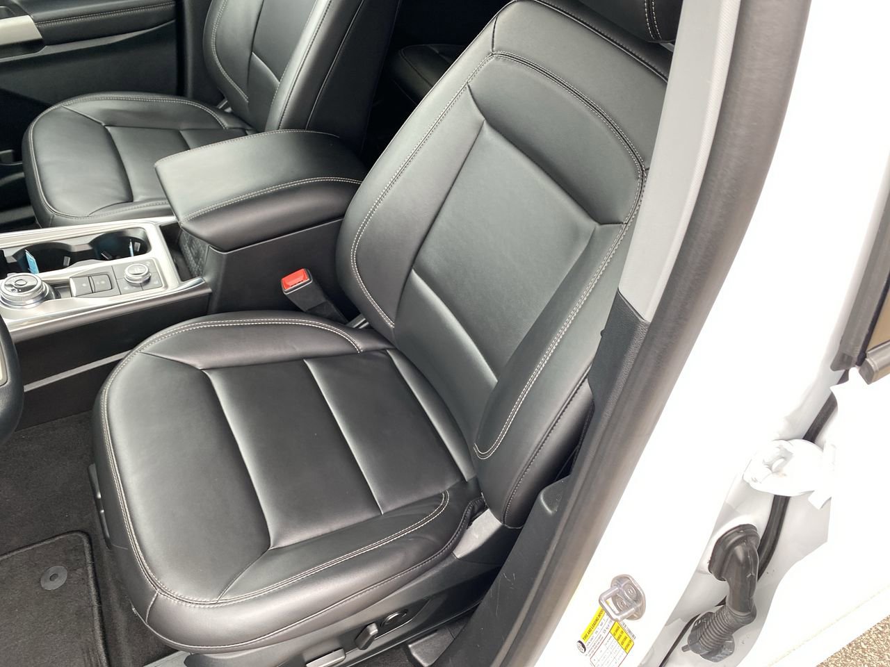 2024 Ford Explorer XLT - Photo 13