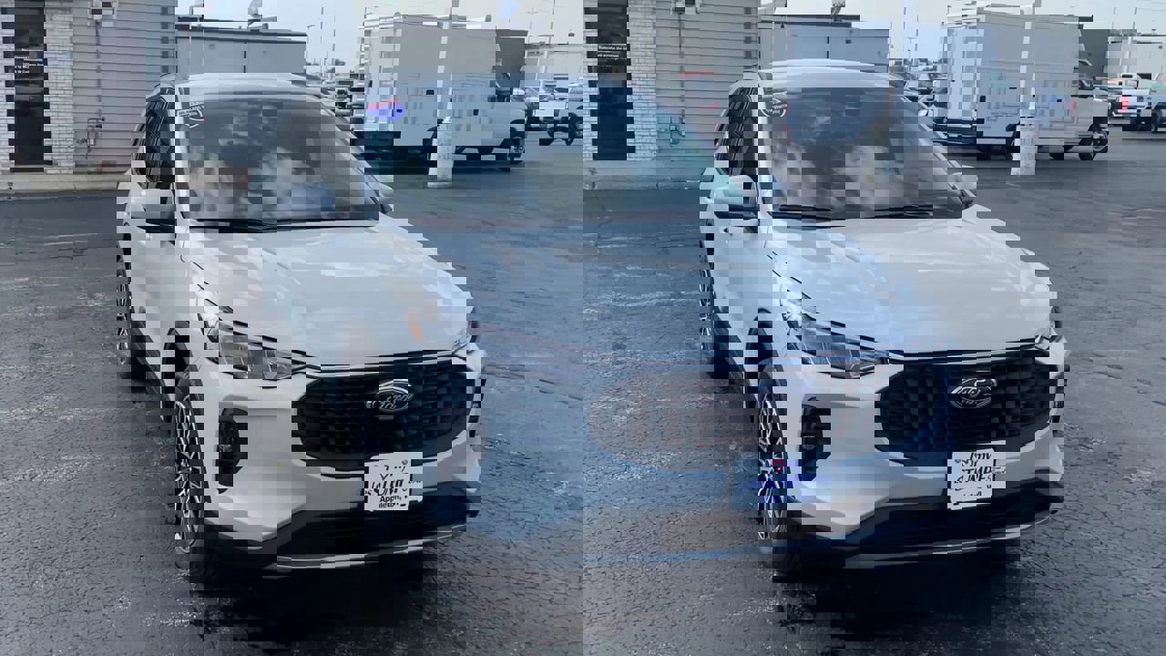 2026 Ford Escape photo 4