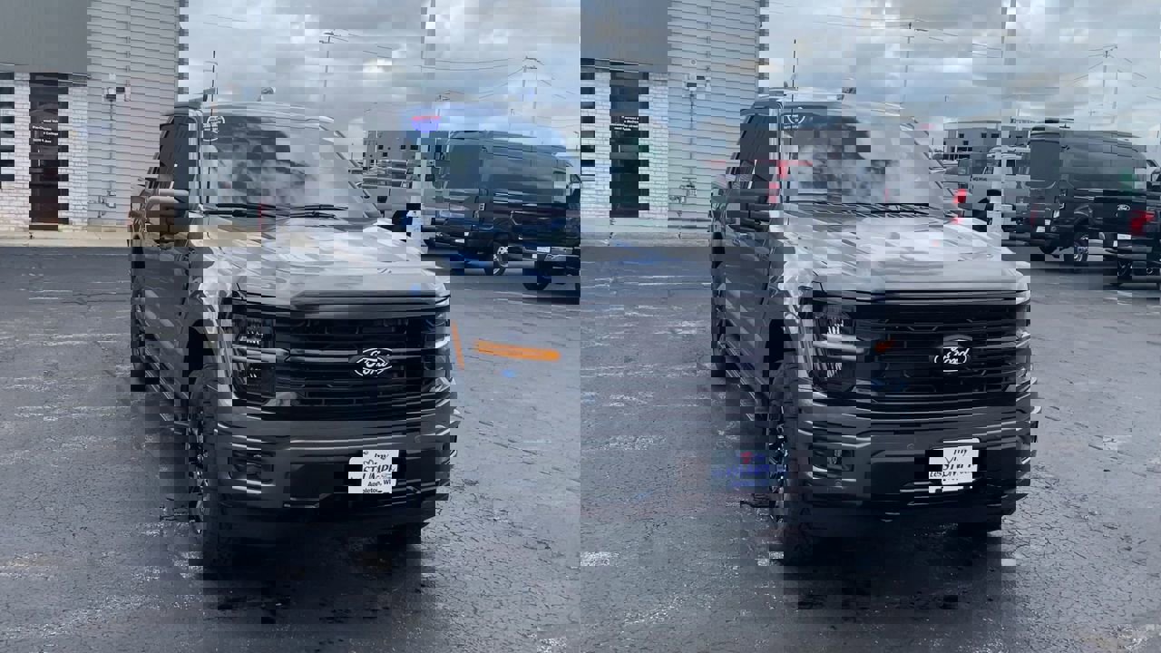 2025 Ford F-150 XLT photo 4