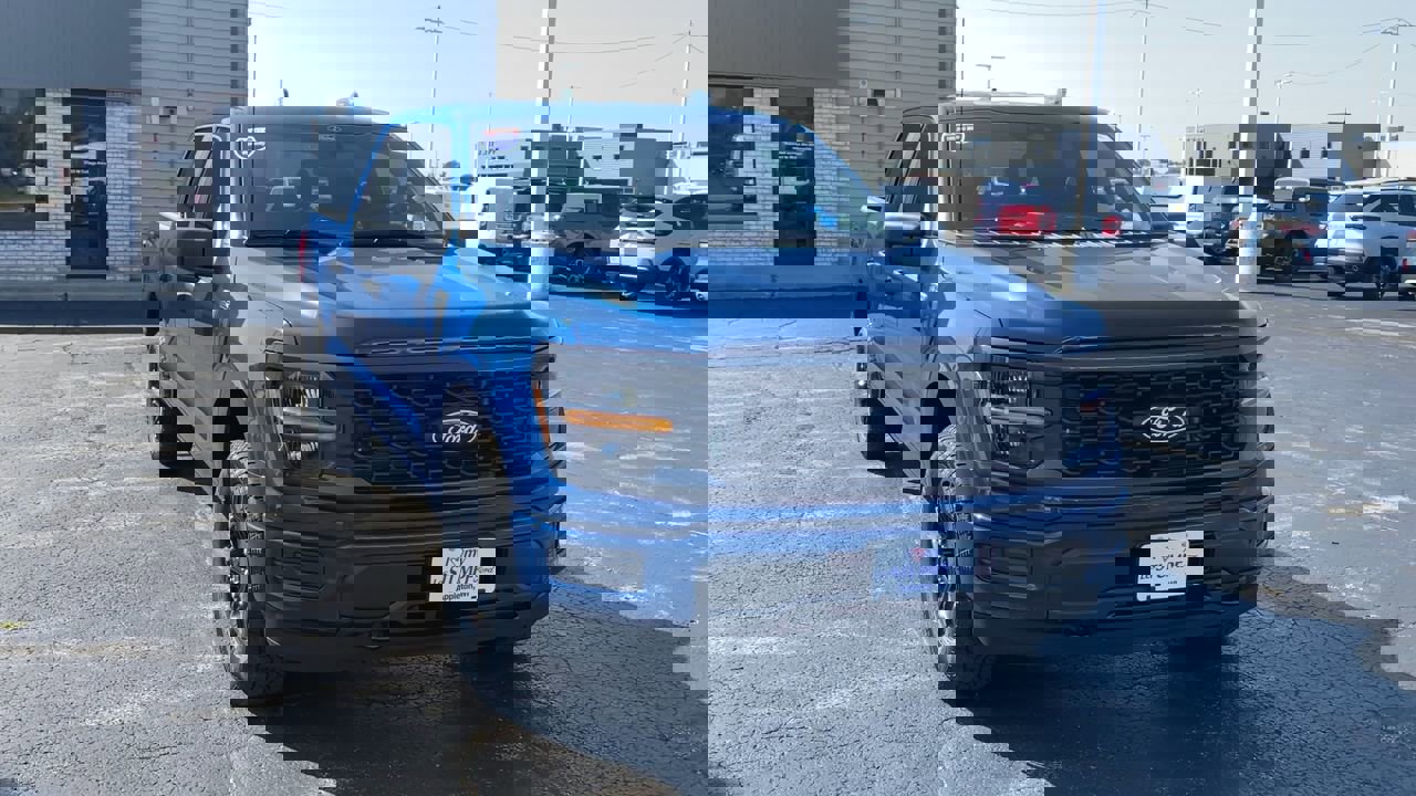 2025 Ford F-150 STX photo 4