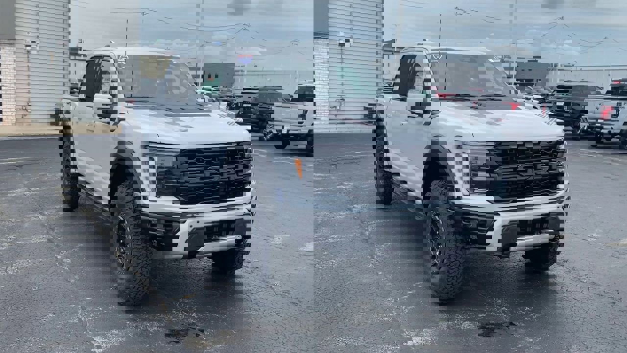 2025 Ford F-150 Raptor photo 4