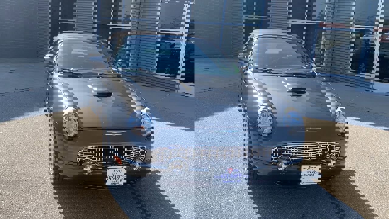 2003 Ford Thunderbird Deluxe photo 4
