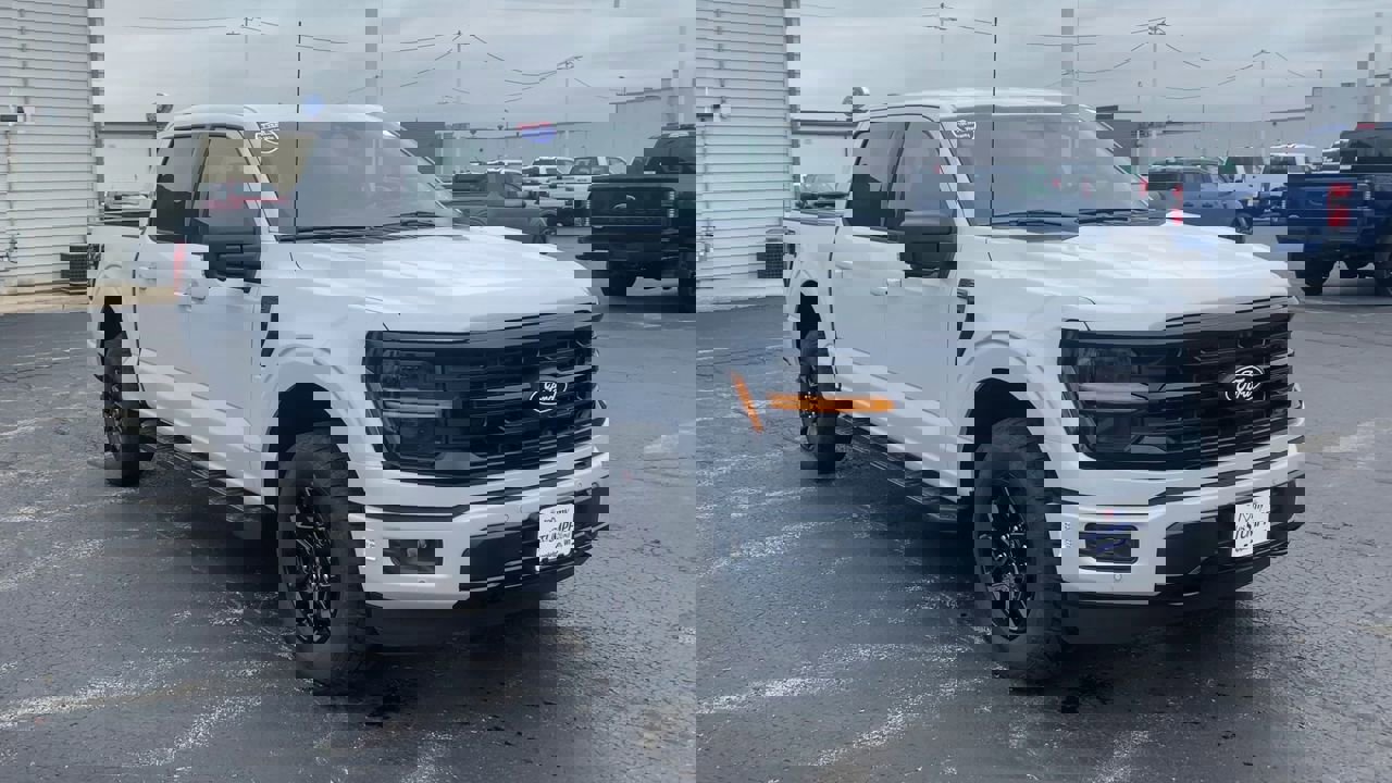 2025 Ford F-150 XLT photo 4