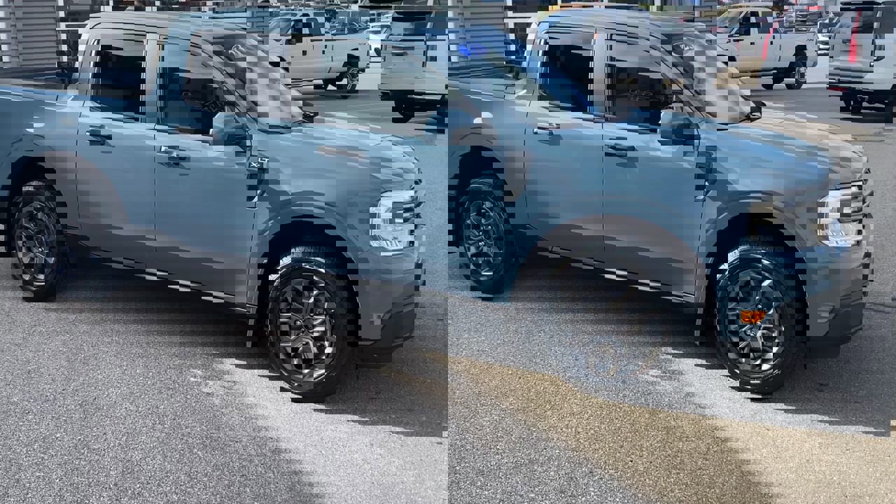 2023 Ford Maverick XLT photo 3
