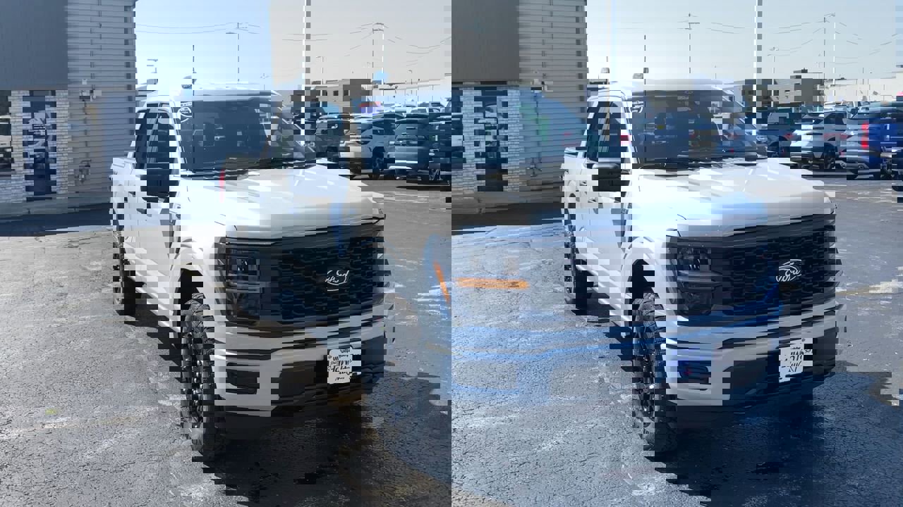 2025 Ford F-150 STX photo 4