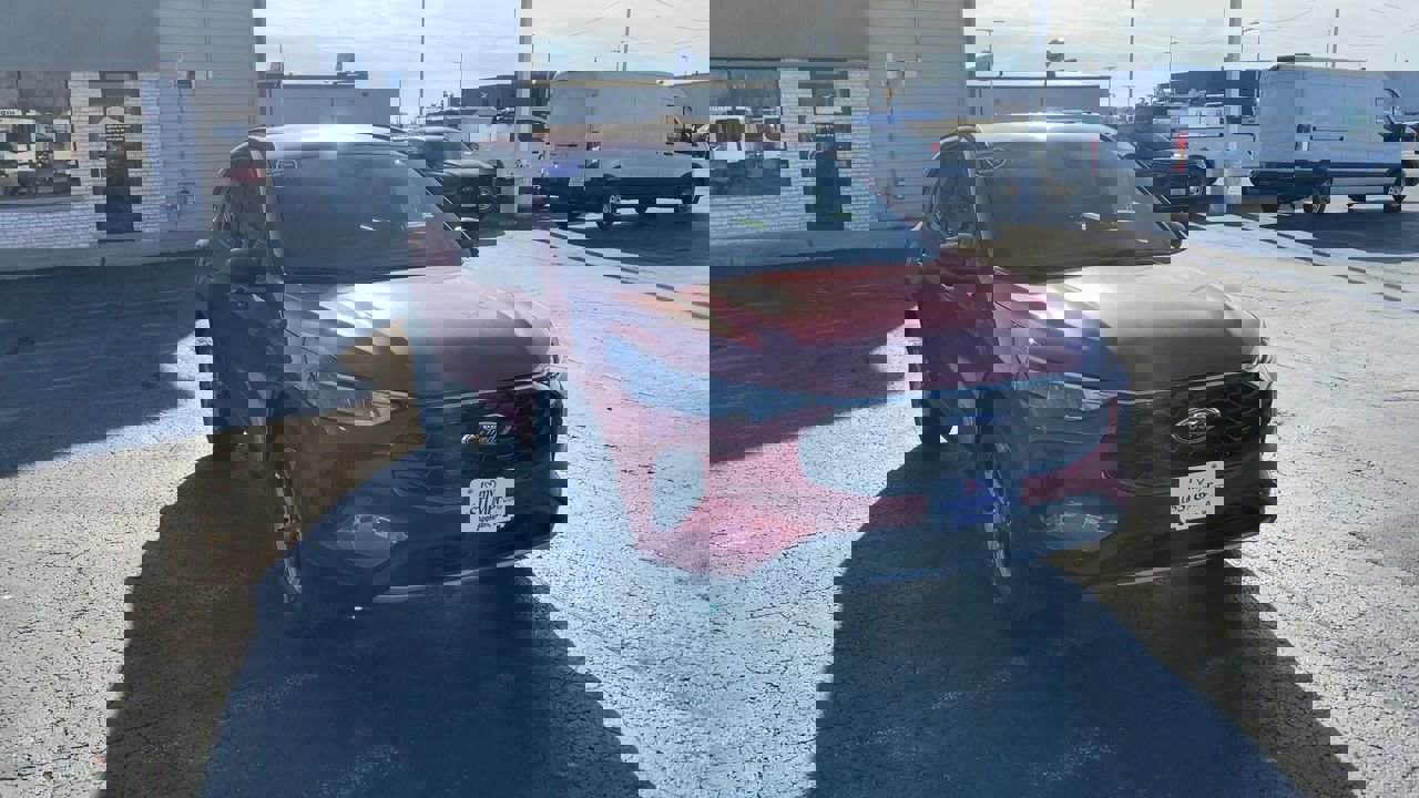 2026 Ford Escape ST-Line photo 4