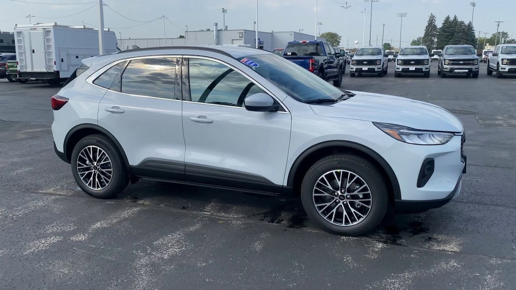 New 2026 Ford Escape PHEV SUV