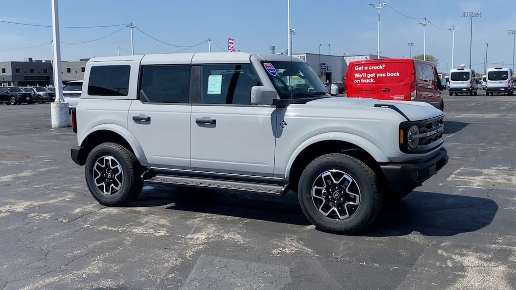 New 2026 Ford Bronco Outer Banks SUV