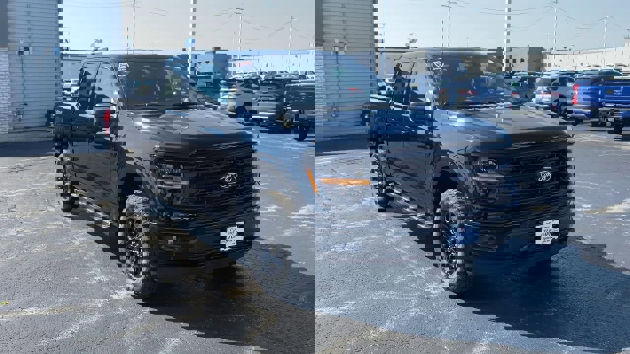 2025 Ford F-150 XLT photo 4