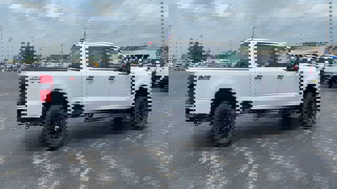 2025 Ford F-350 XL photo 2