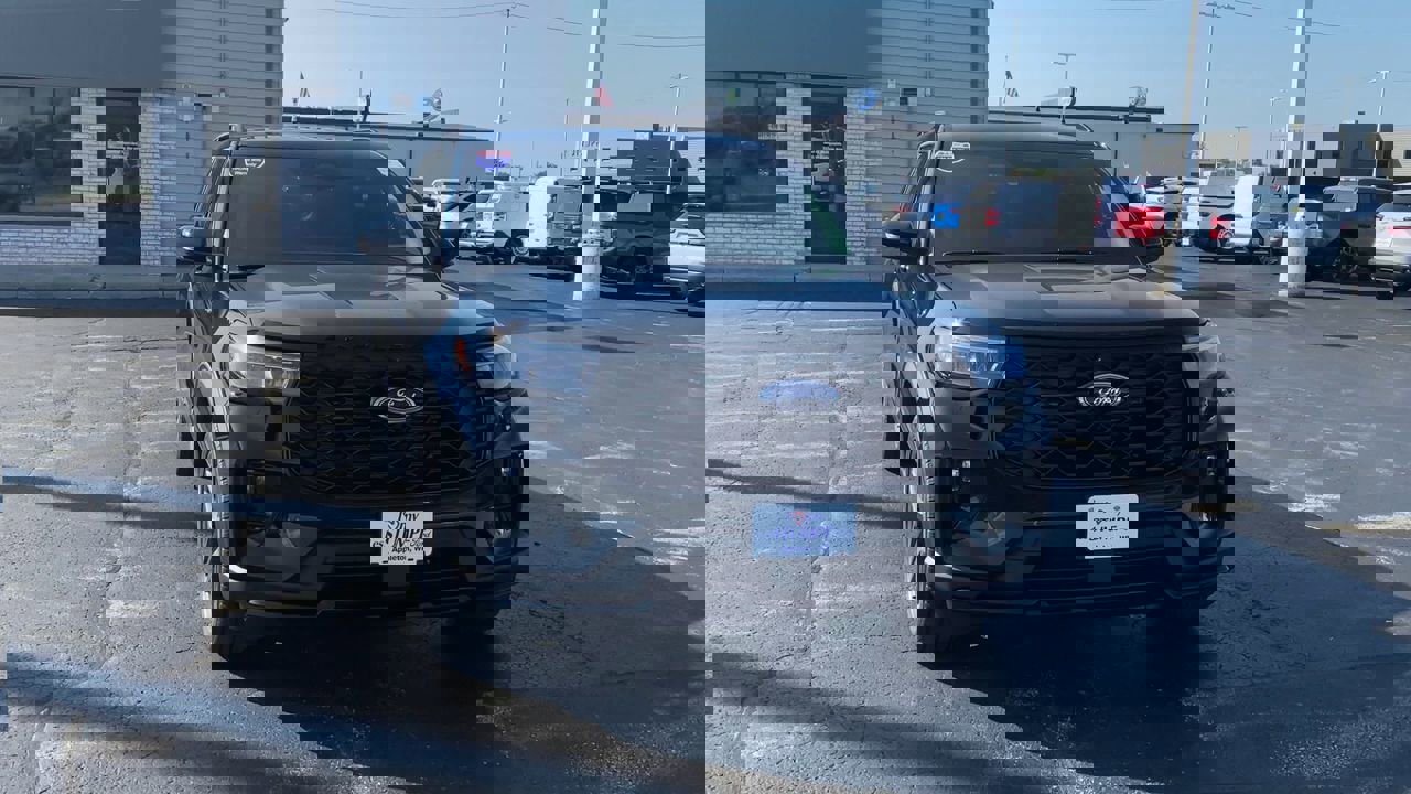 2025 Ford Explorer ST-Line photo 4